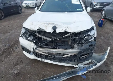 2018 BMW 740E xDrive Iperformance из США, поврежденный, VIN WBA7J2C50JG938178